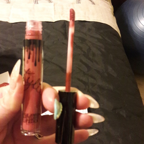 Kylie Jenner Matte Lip Kits - Picture 7 of 7